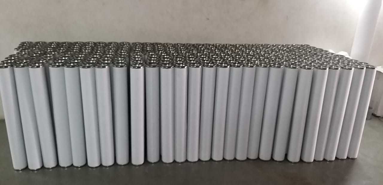 Coalescing Filter Element - Sintered Bronze And Borosilicate Glass Fiber Media, 25mm Diameter X 55mm Height, Grey, 0.01 Micron Filtration Efficiency, Easy To Clean, Low Pressure Drop, High Dirt Load Capacity