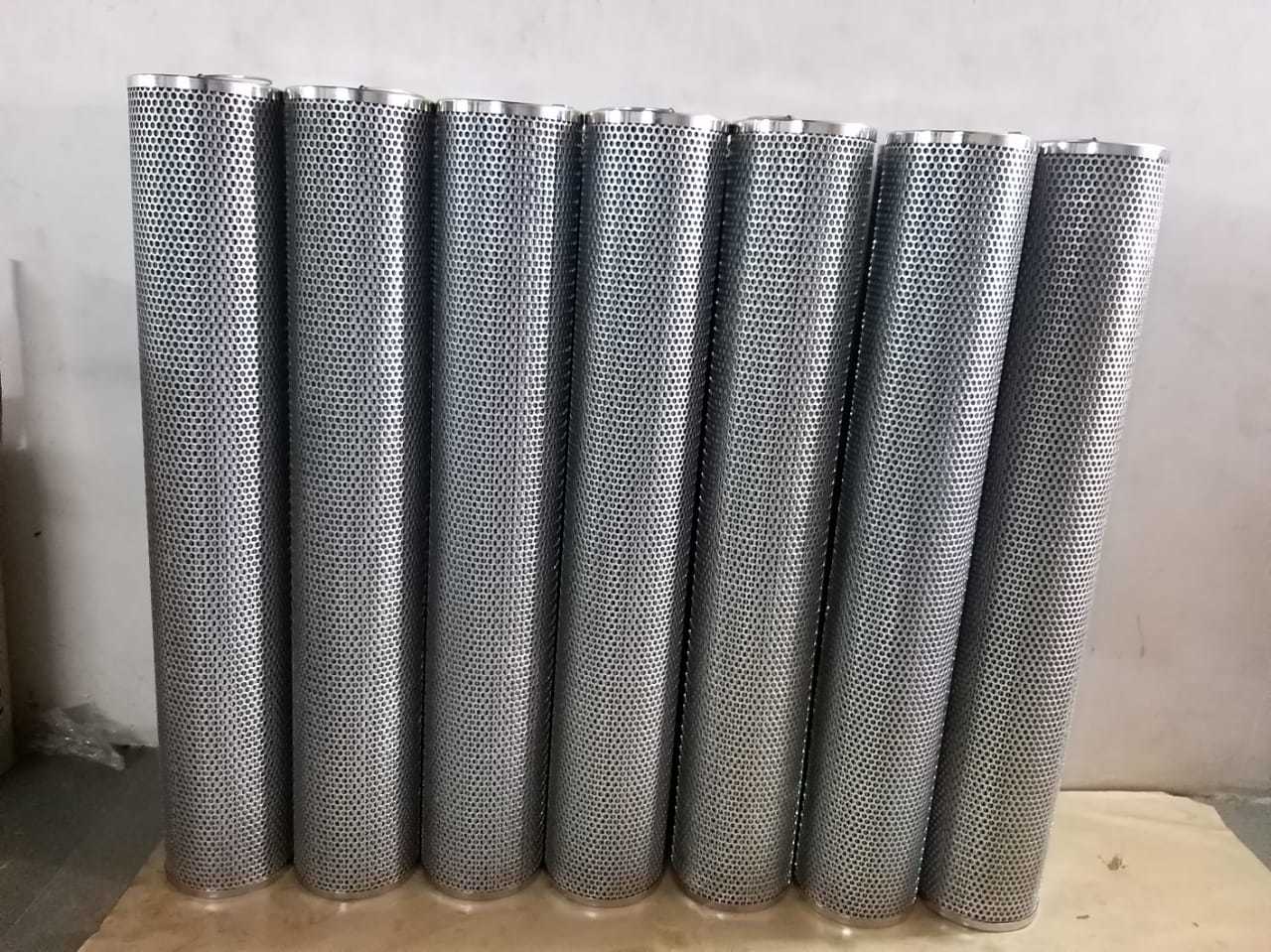 Coalescing Filter Element - Sintered Bronze And Borosilicate Glass Fiber Media, 25mm Diameter X 55mm Height, Grey, 0.01 Micron Filtration Efficiency, Easy To Clean, Low Pressure Drop, High Dirt Load Capacity