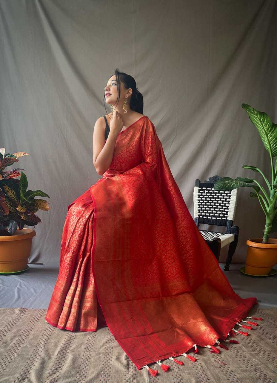 Silk Sarees - Cotton Silk Material, Plain Pattern, Zari Work | Bollywood Style For Ethnic Occasions In All Seasons
