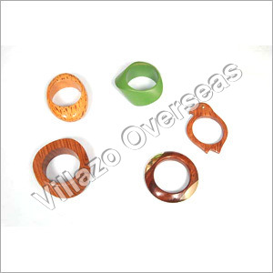 लकड़ी की चूड़ियाँ