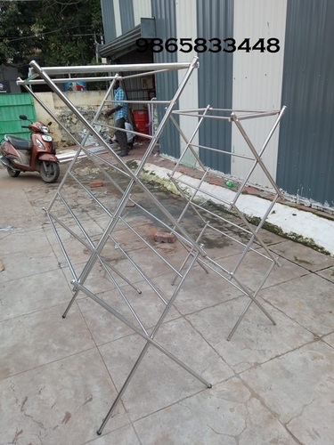 नीलिकोनम पलायम में सिल्वर अपार्टमेंट क्लॉथ ड्राईिंग हैंगर