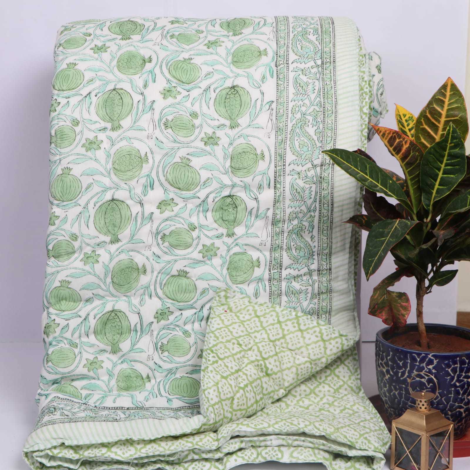 Hand Block Printed Cotton Fine Quilts Size: Queen