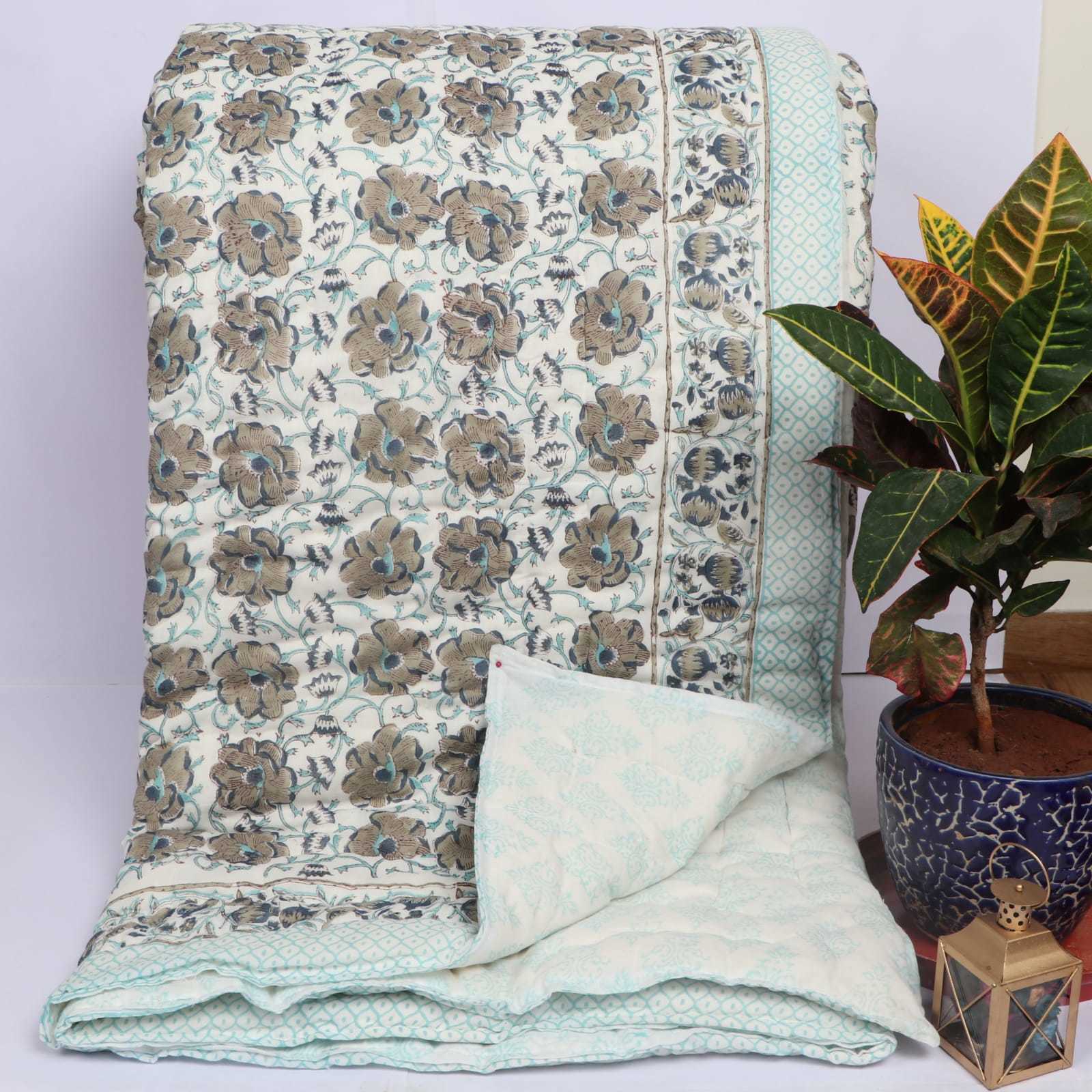 Hand Block Printed Cotton Fine Quilts Size: Queen