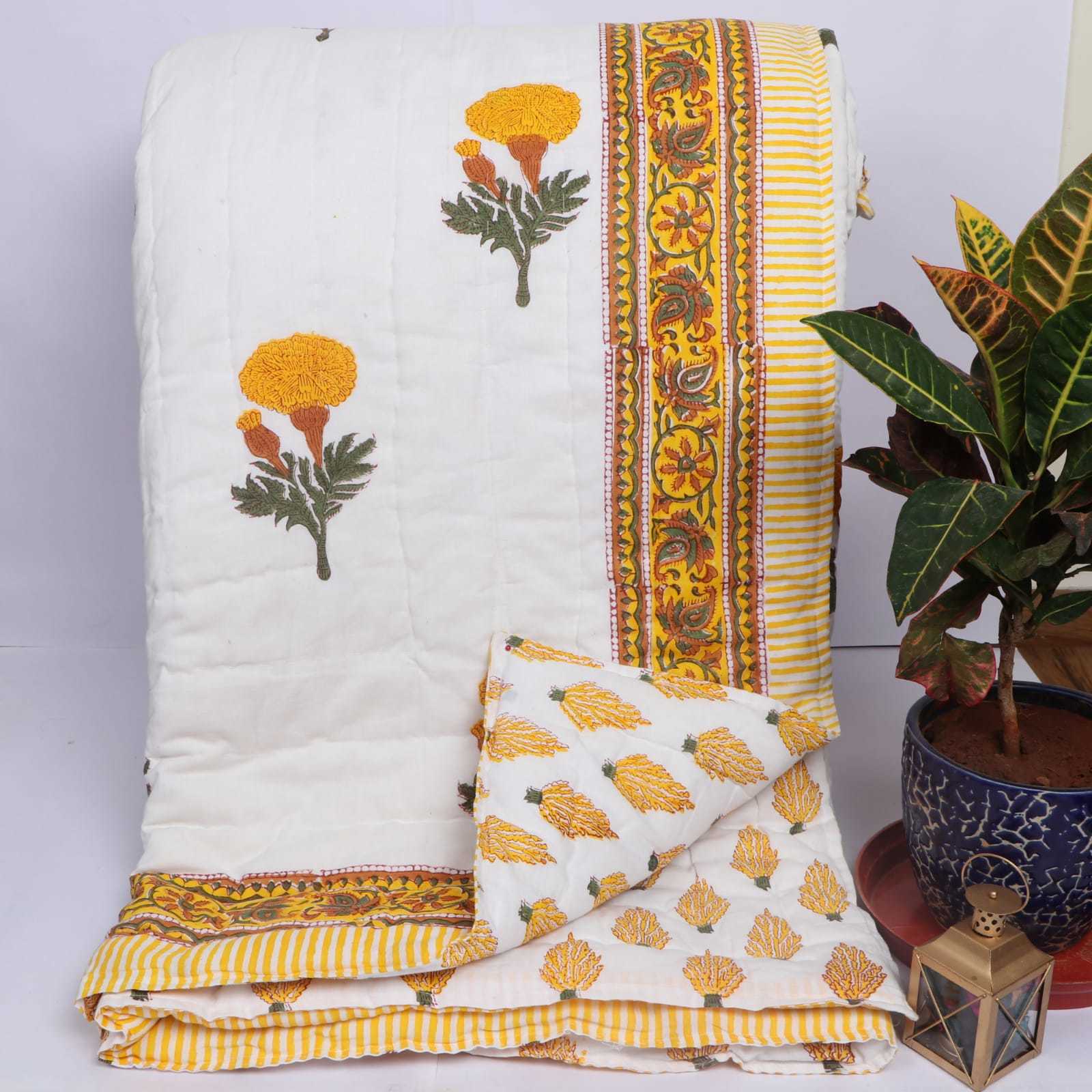 Hand Block Printed Cotton Fine Quilts Size: Queen