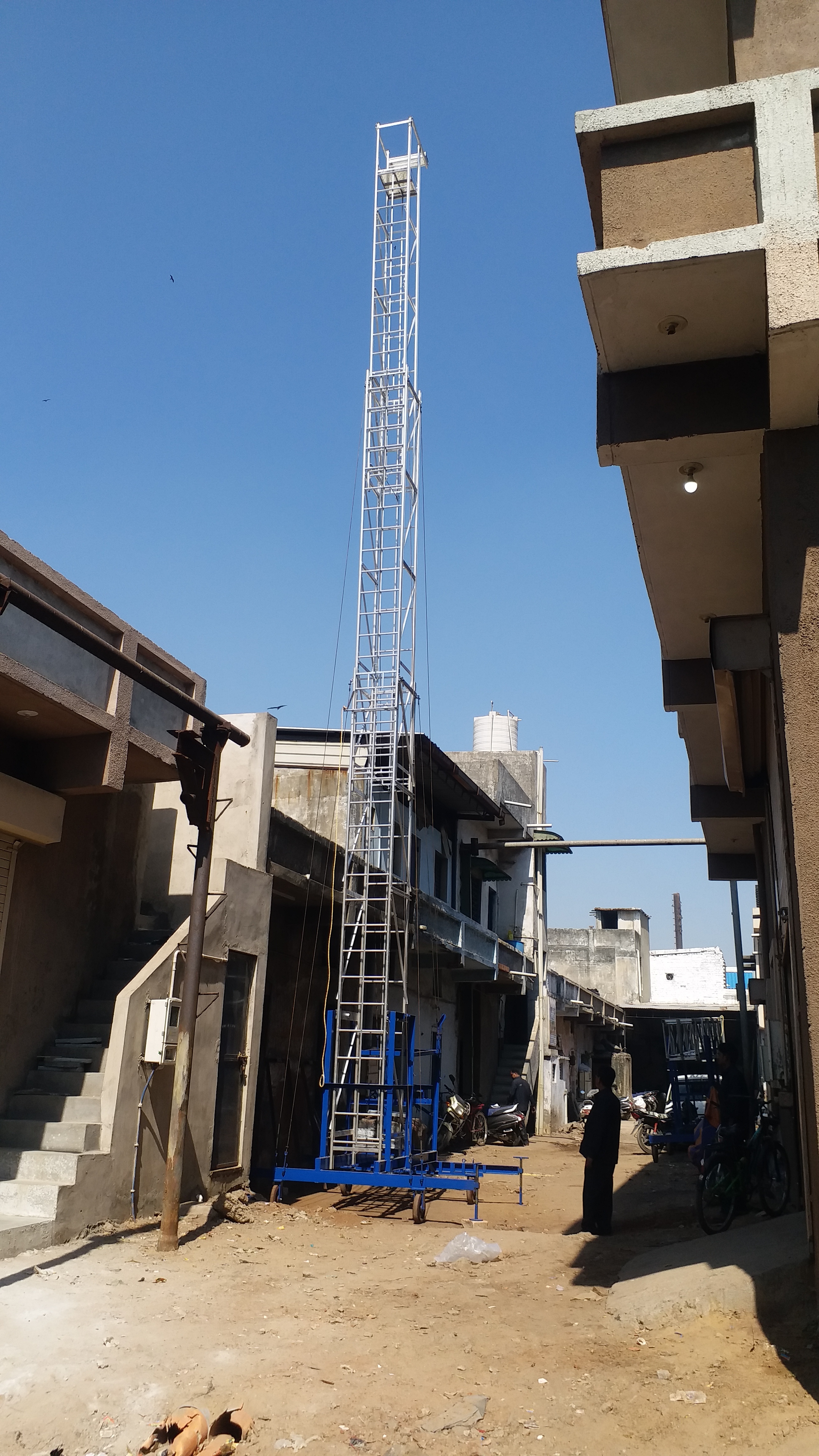 Aluminium Tiltable Tower Ladder Size: 10 - 60 Feet