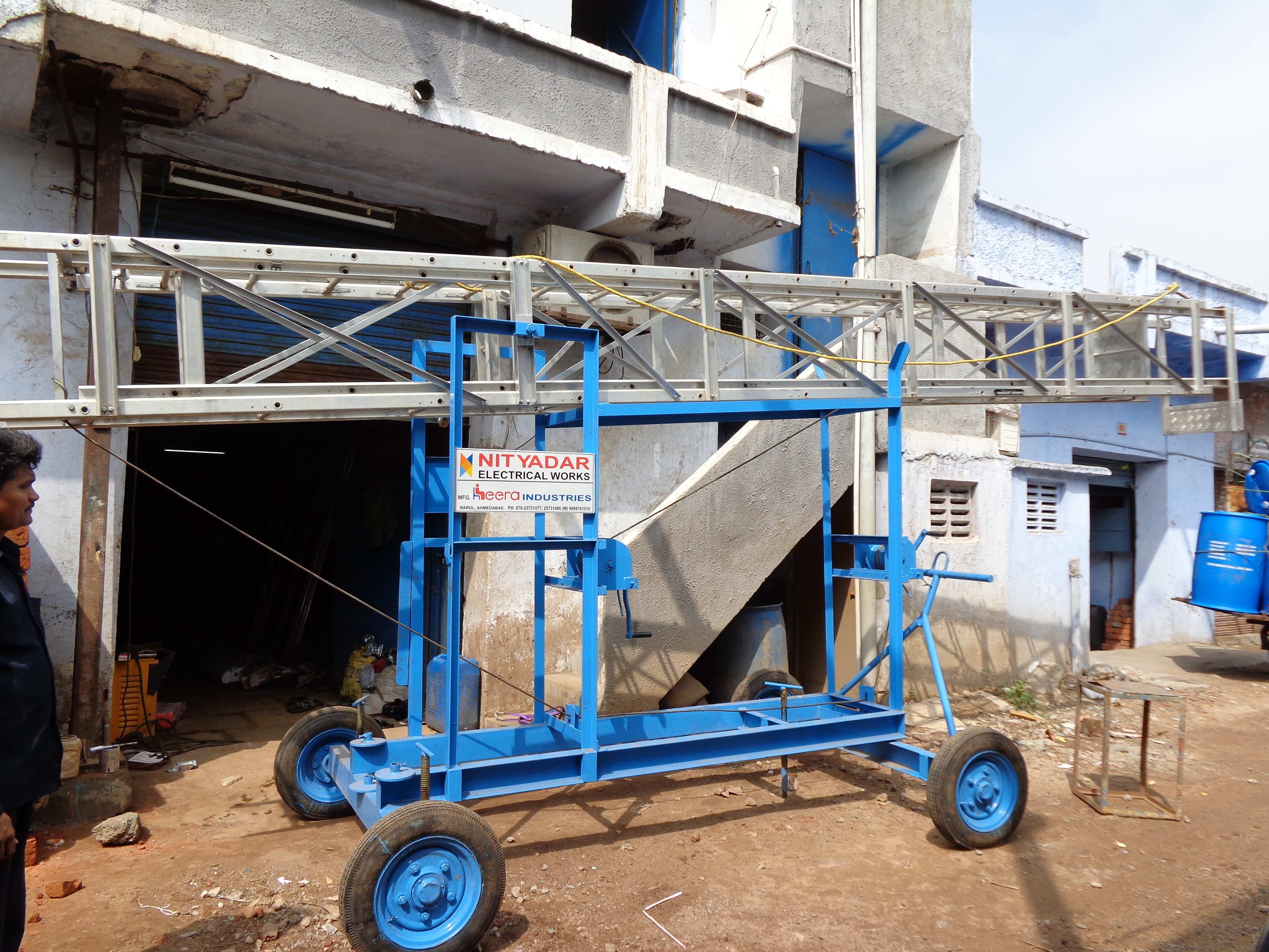 Aluminium Tiltable Tower Ladder Size: 10 - 60 Feet