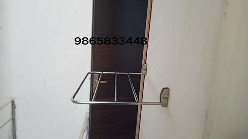 कालापट्टी में सिल्वर अपार्टमेंट क्लॉथ ड्राईिंग हैंगर