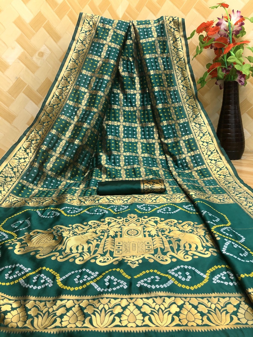 Pure Soft Litchi Banarasi Silk Bandhani Saree - 5.5 Meter With Antique Gold Zari & Rich Pallu | Breathable, Washable, Unstitched Blouse With Beautiful Weaving Work