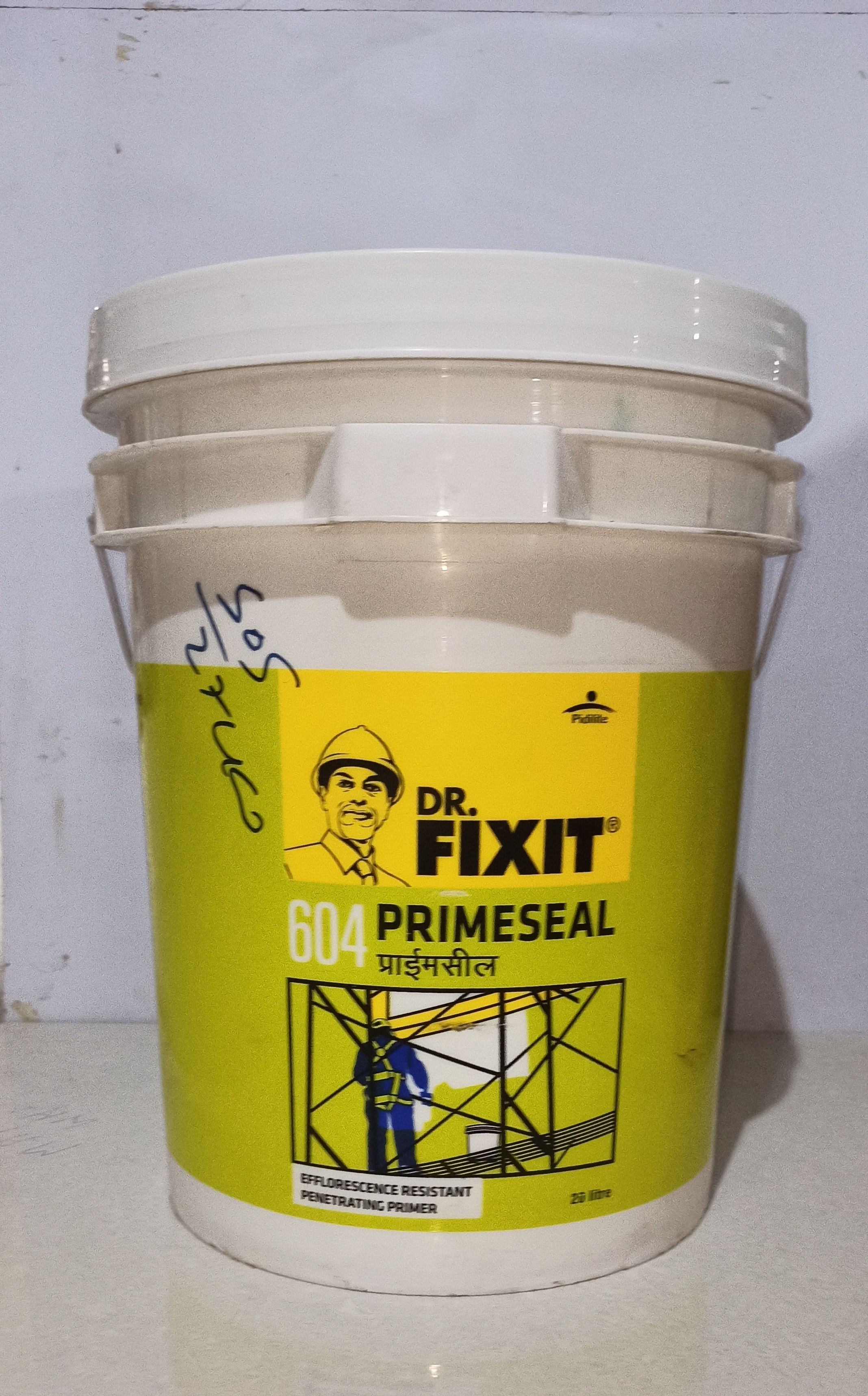 White Dr. Fixit 20 Litre Primeseal 604 Wall Waterproof Coating