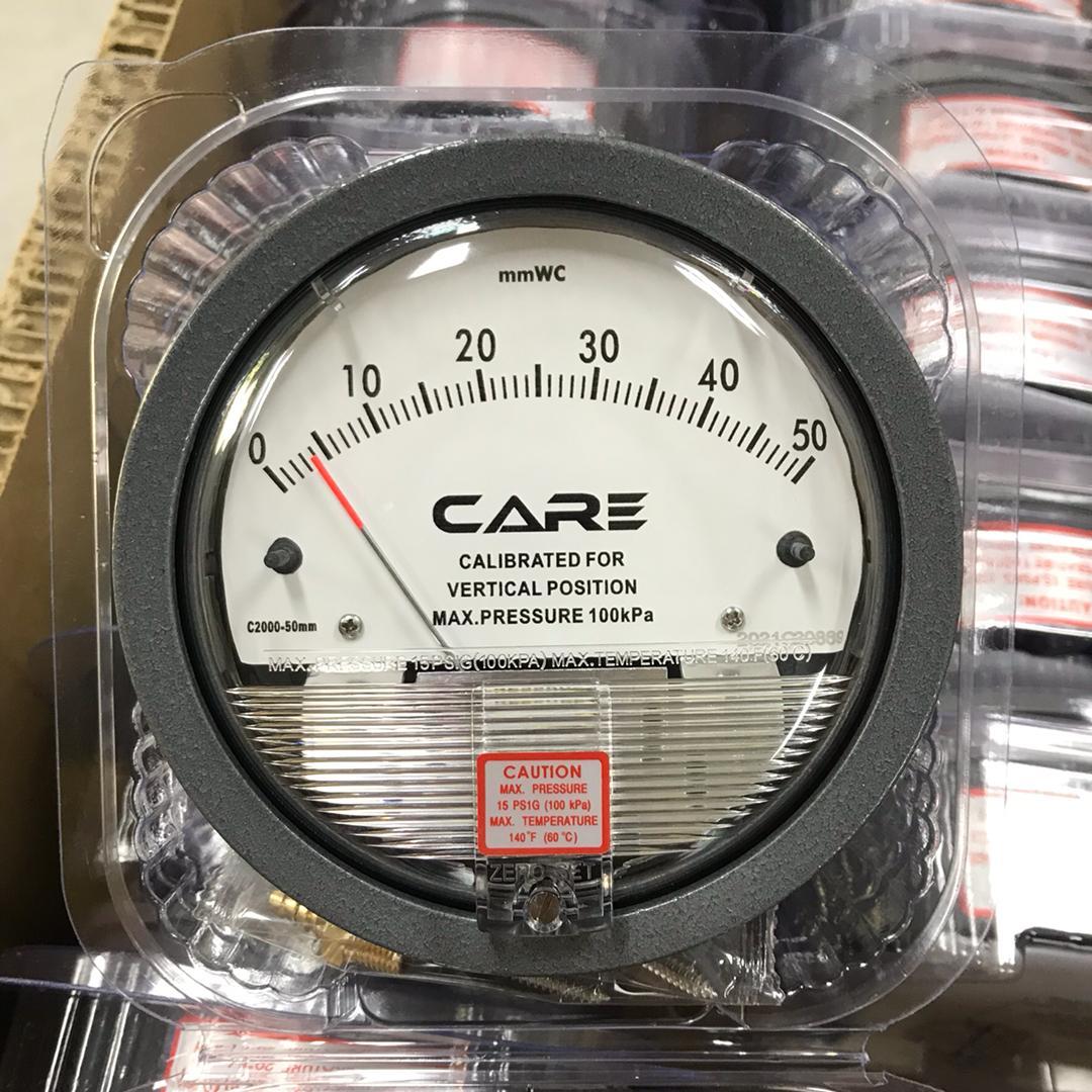 Dwyer Magnehelic Gauge - Accuracy: +-2  %