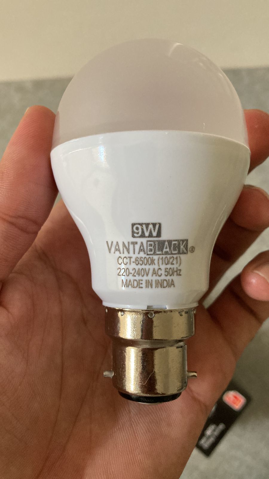 Cool White Vantablack Led Bulb