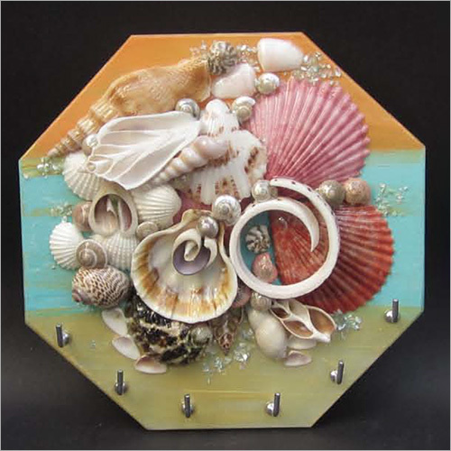 Handcrafted Seashell Key Holder - Color: Multicolor