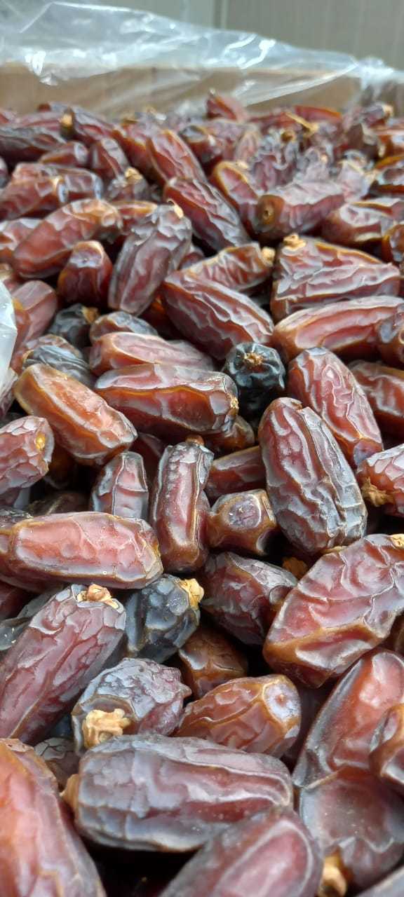 Mabroom Dates - Medium Size, Brown Color | 1 Kg Bulk Packaging, Anti-bacterial And Anti-fungal Properties, Natural Antioxidants