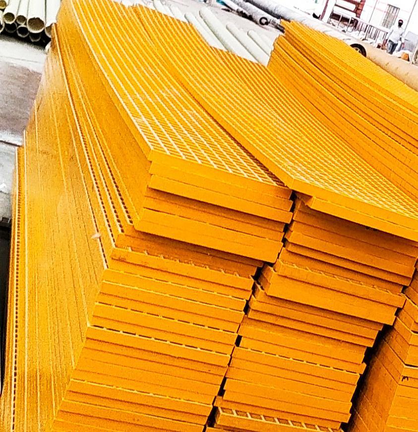 Frp Moulded Grating - Customizable Frp Walkway | Ideal For Industrial, Marine, Mining, Chemical, Oil & Gas Applications