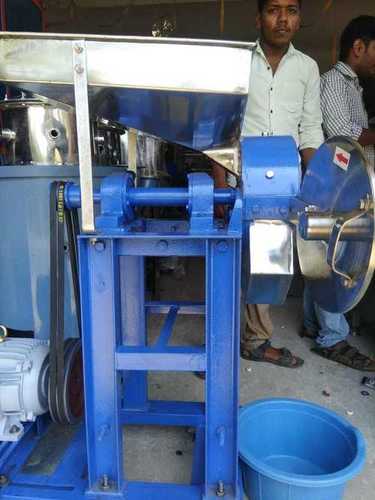 Grinding Machine - Stainless Steel | 1-5 HP, Variable Dimensions, 100-500 kg Weight, 220-440V Voltage, 50-500 kg/hr Capacity, For Grinding Jackfruit, Mango, Papaya