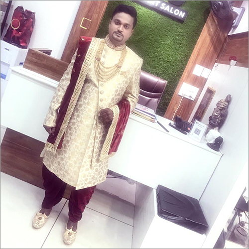 वेडिंग ग्रूम मेकअप सर्विसेज