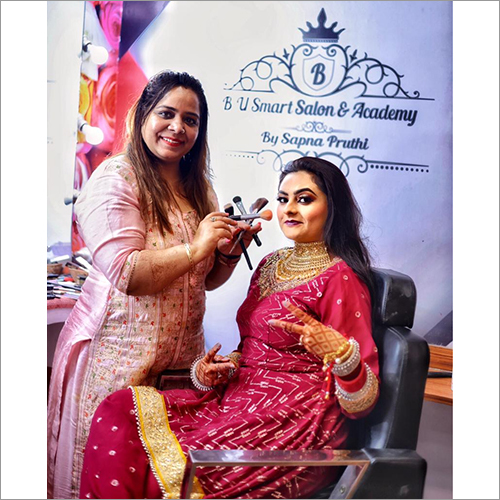 सगाई की मेकअप सेवाएं