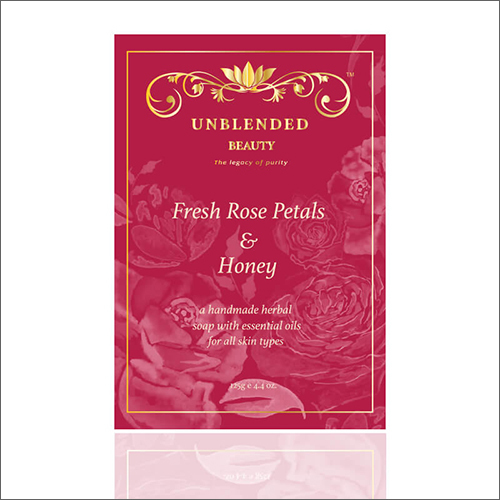 ताजा गुलाब की पंखुड़ी और शहद का साबुन इस्तेमाल में आसान