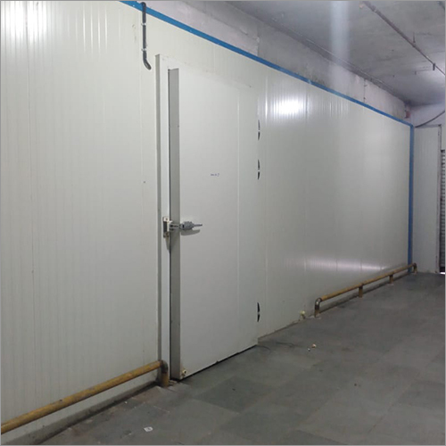 फलों के लिए कोल्ड स्टोरेज रूम