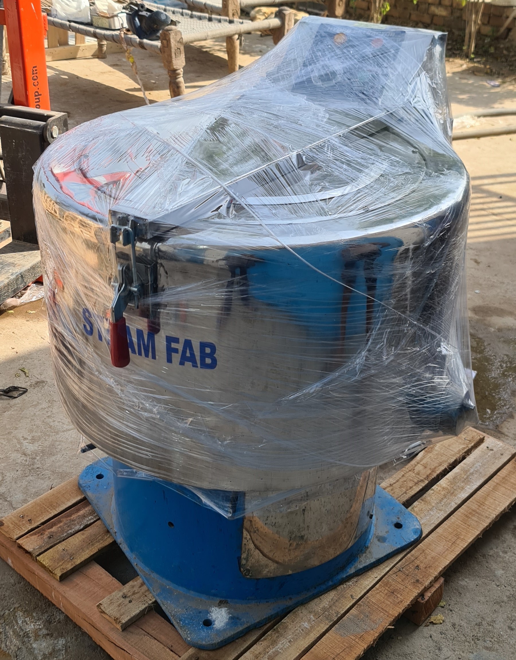 Blu Steel Gray Hydro Extractor 30 Kg