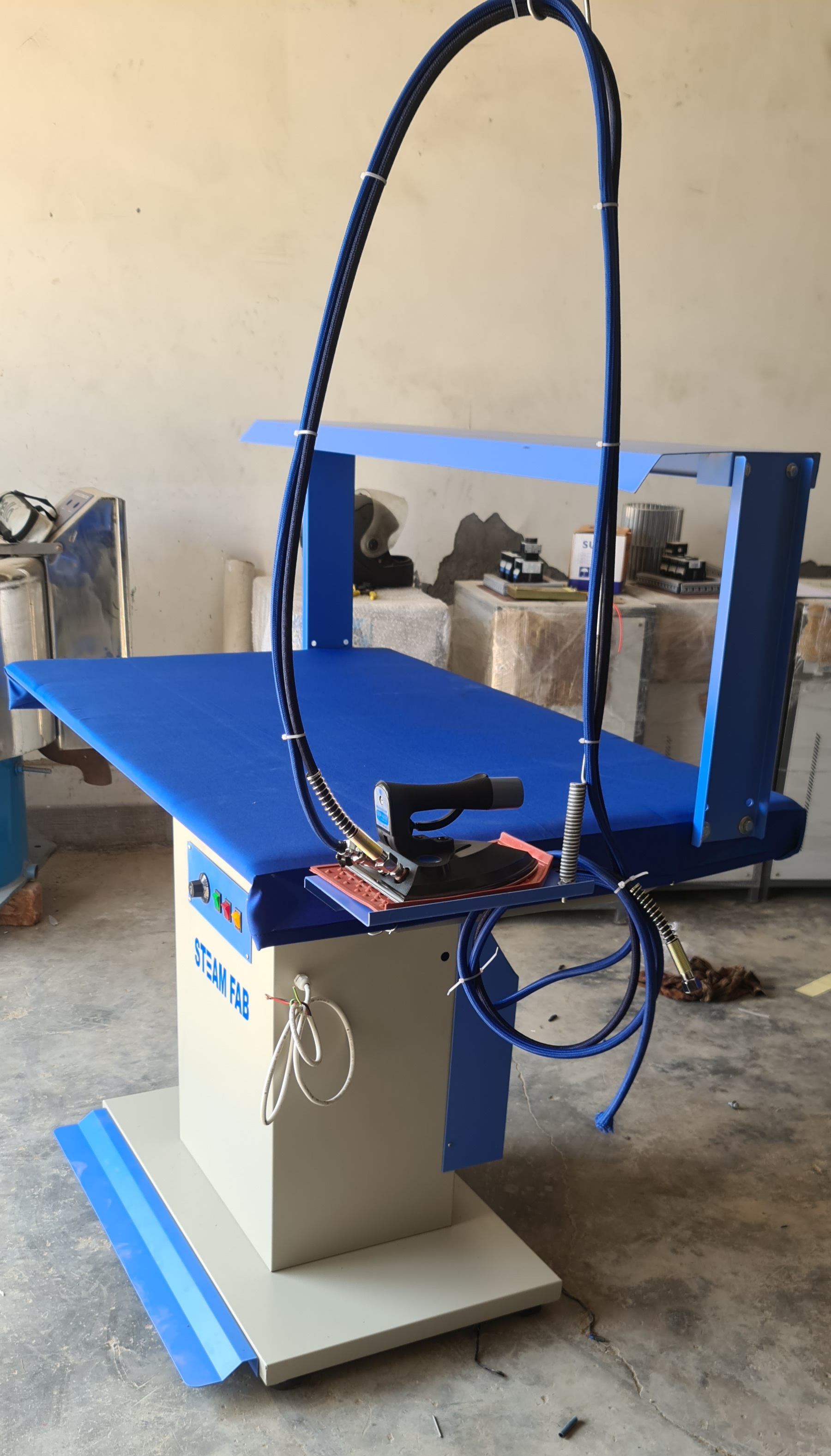 Machine Made Laundry Vacuum Ironing Table