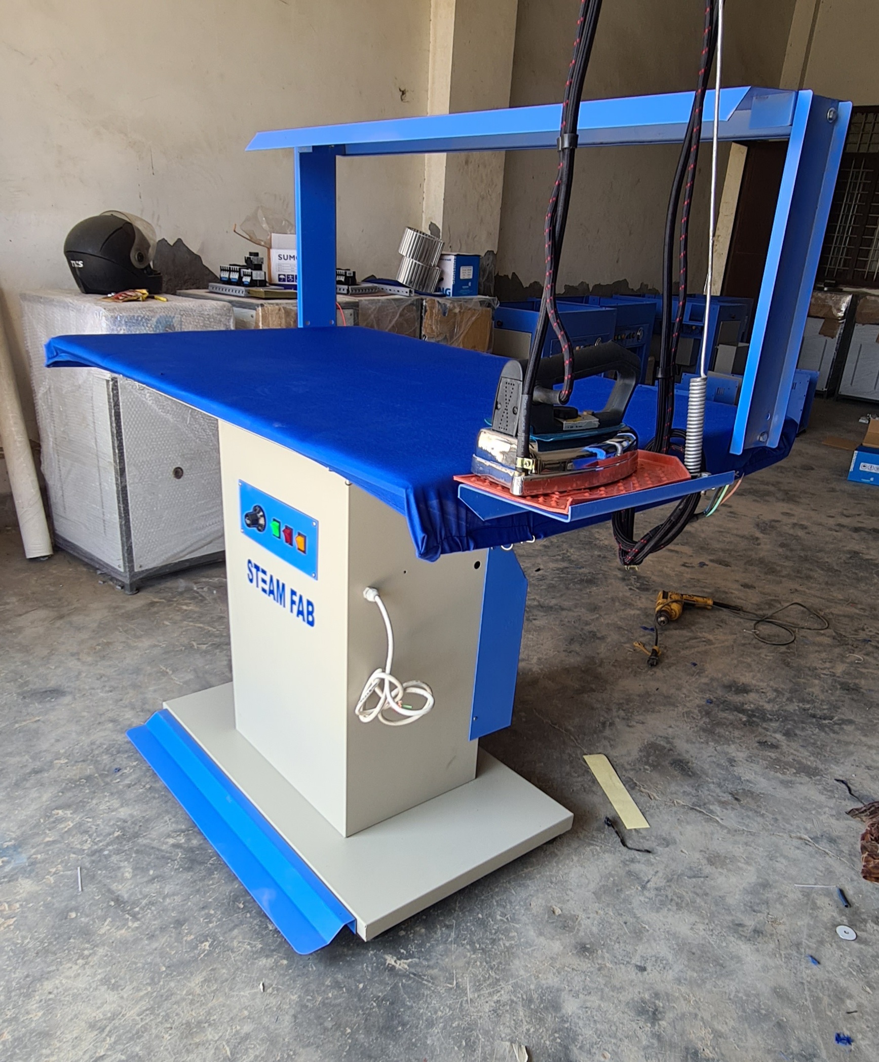 Machine Made Laundry Vacuum Ironing Table