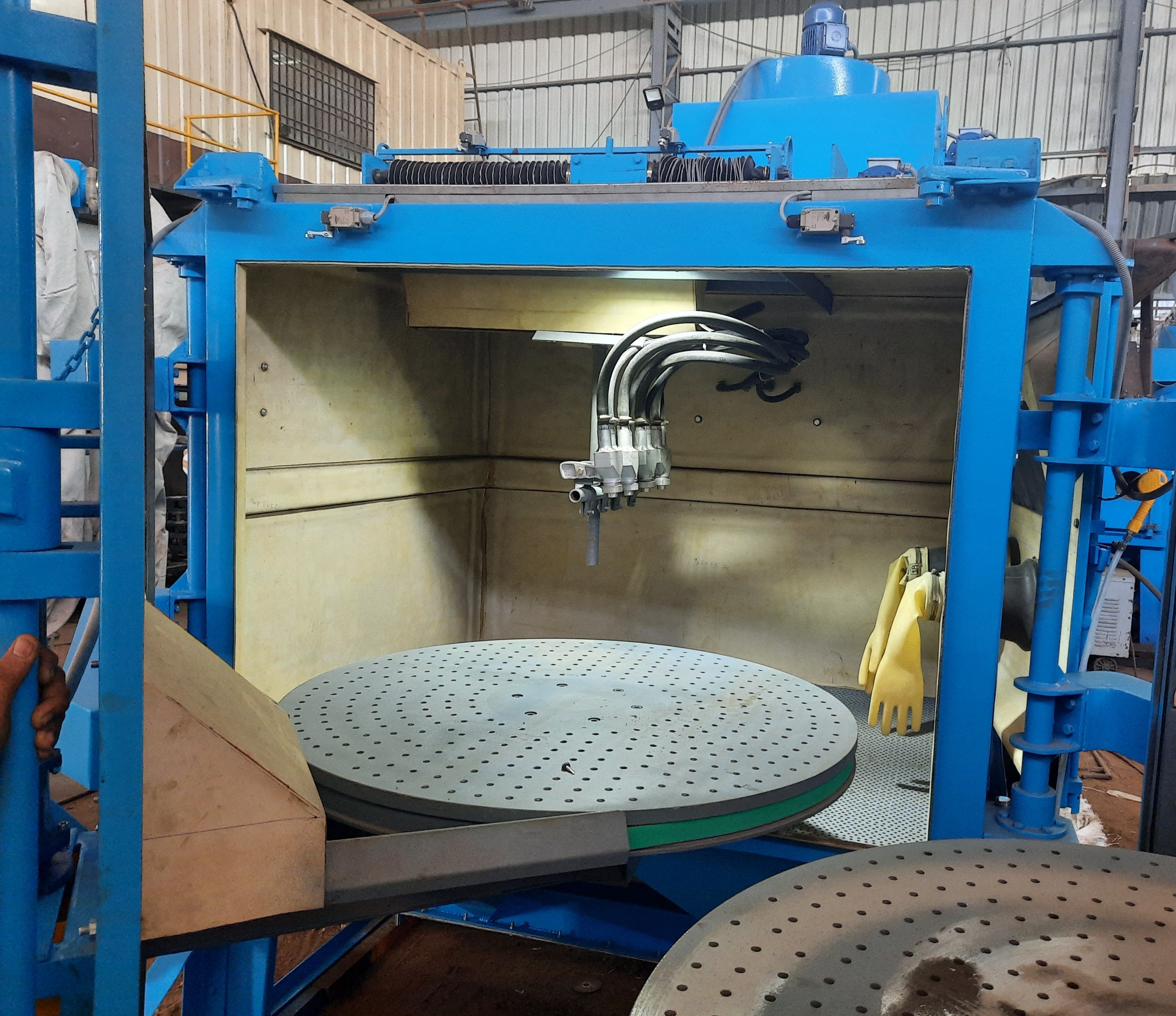Swing Table Type Shot Blasting Machine Dimension(l*w*h): 2500x2500x3000 Millimeter (Mm)