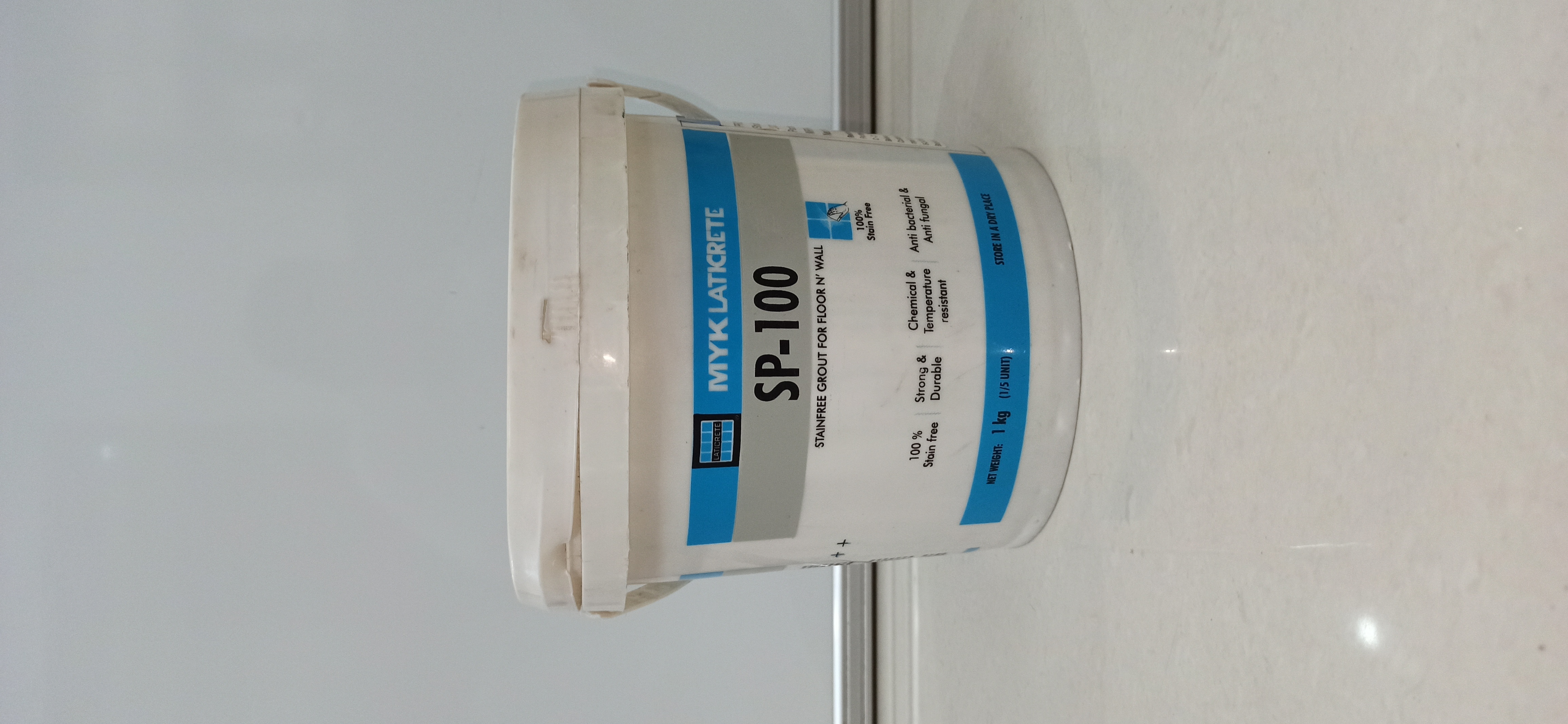 Powder Myk Laticrete Sp - 100 Filler Power (Comp. A+b+c) 5 Kg 722 Midnight Black