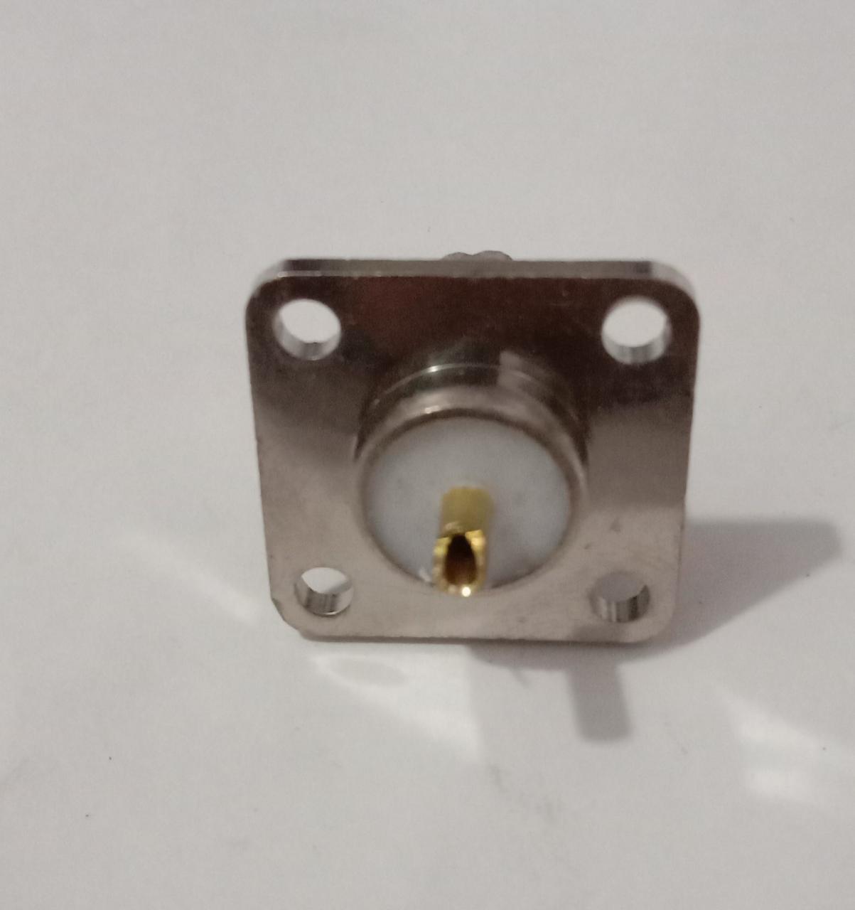 Uhf F 4 Hole Solder Connector - 50 Ohm Dc-4 Ghz, Vswr 1.15@dc-3 Ghz, Dielectric Voltage 1000v Rms, Brass Material, 50 Watt Power, Rf Network & Cable Assemblies