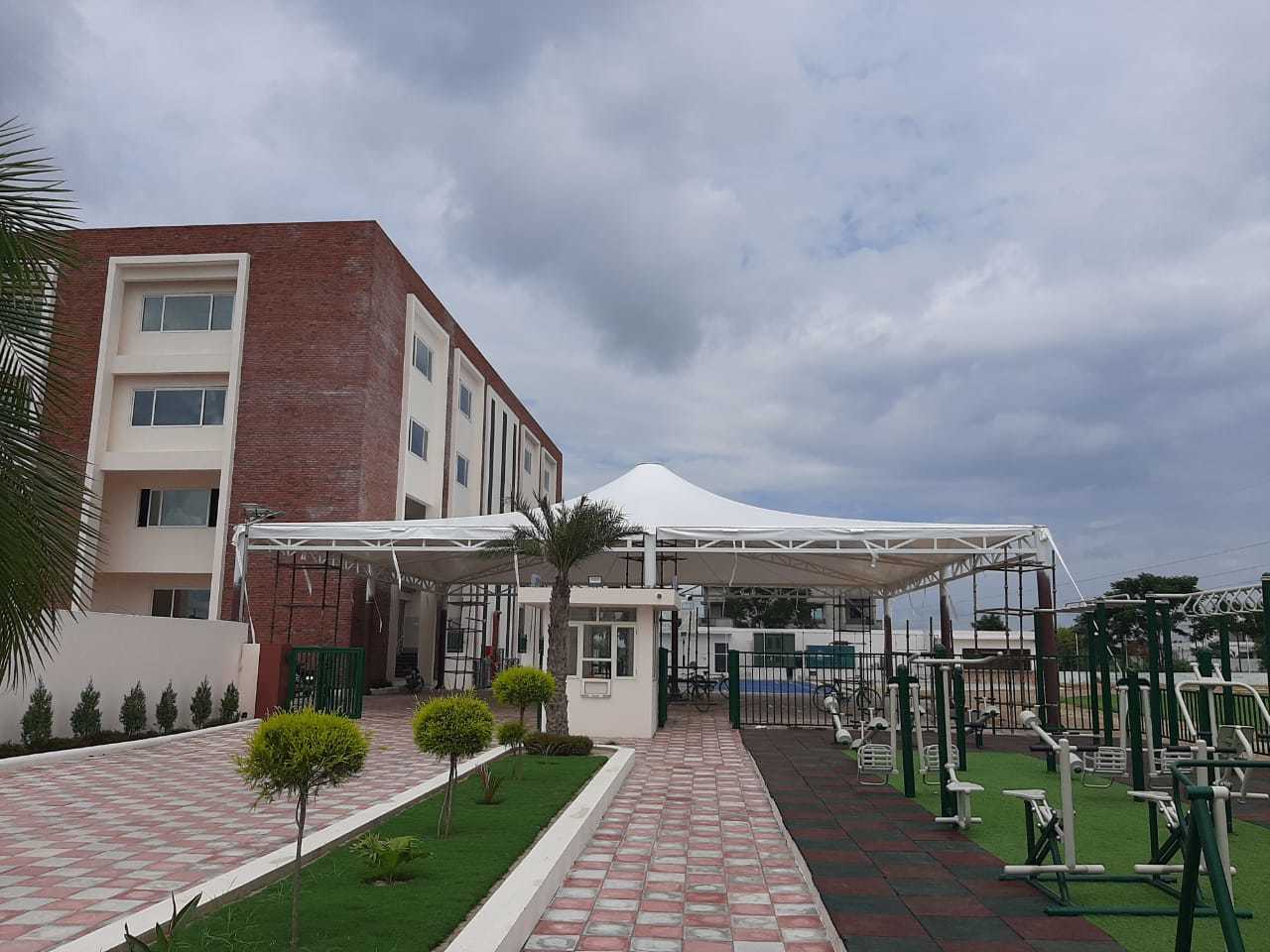Gazebo Tensile Structure - Capacity: 5+ Person