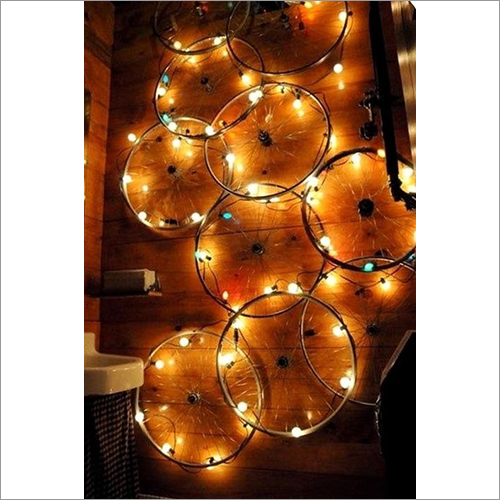 कूल व्हाइट वॉल माउंटेड रिम हैंगिंग लाइट्स