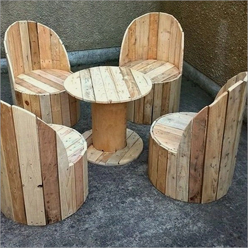 4 Wooden Chair Set With Table Design: Without Rails