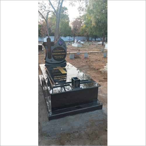 कब्रिस्तान स्मारक