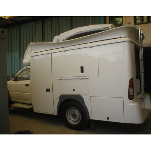 टाटा 207 स्टूडियो वैन