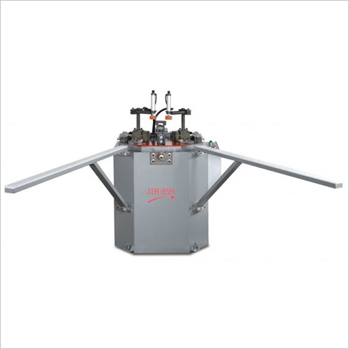 Corner jointing machine