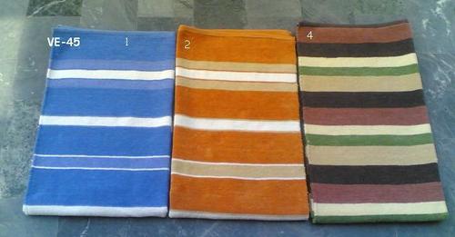 नूतन इंडस्ट्रीज टेक्सचर्ड रग्स/रूम रग्स/असॉर्टेड रग्स बैक मटेरियल: एंटी-स्लिप लेटेक्स