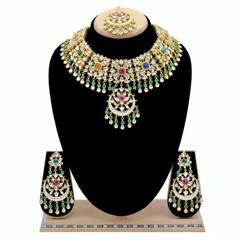 Pachi Kundan Necklace Set With Maang Tikka