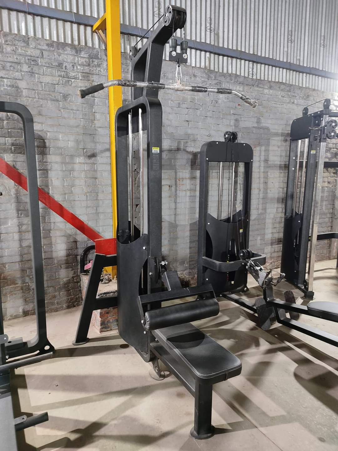 Lat Pulldown With Rowing Machine