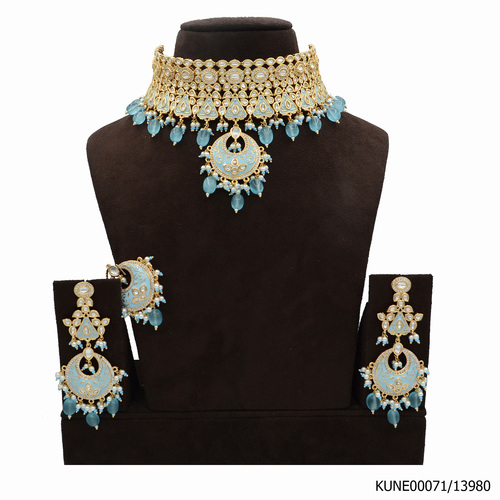 Kundan Choker Necklace Set With Maang Tikka and Aqua Blue Meenakari Work