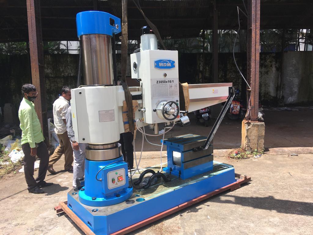 Radial Drilling Machine - Max Drilling Diameter 50 Mm, Spindle Taper Mt5, 16 Speeds, 4 Kw Power | Hydraulic Clamping, Auto Feed, 500x630 Mm Table