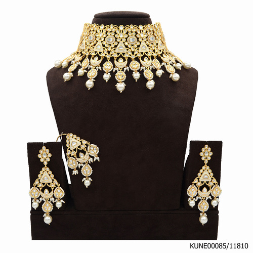 Kundan Necklace Set With Maang Tikka And Meenakari Work