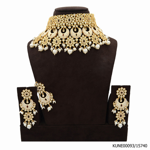Kundan Necklace Set With Maang Tikka And Meenakari Work