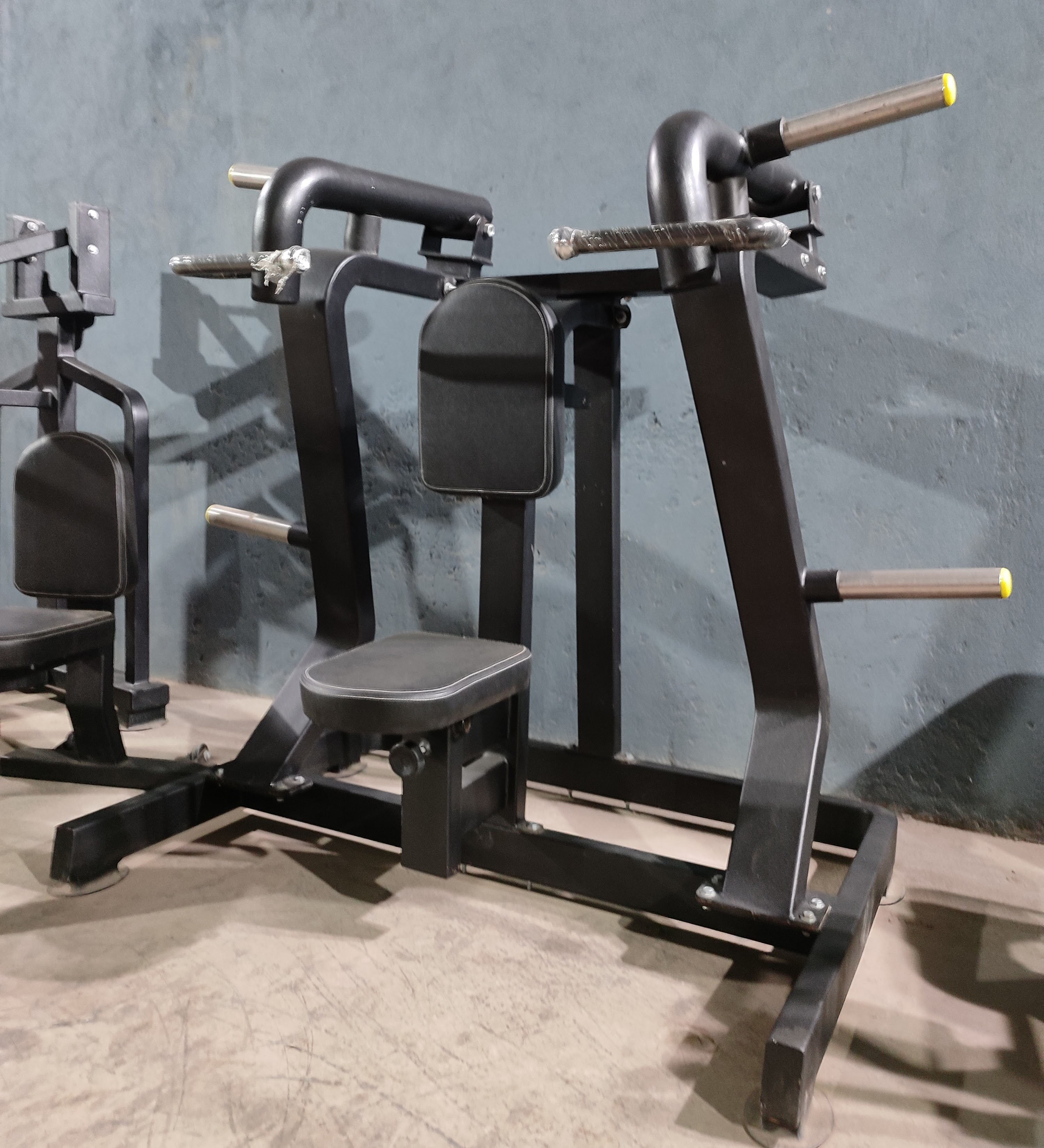 Plate Loaded Shoulder Press Machine Application: Tone Up Muscle