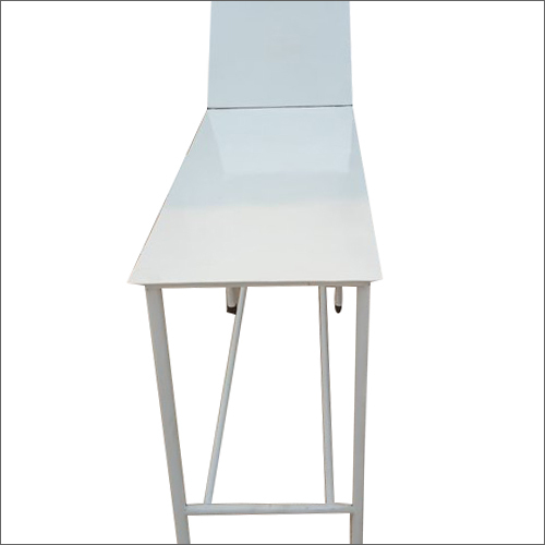 फोल्डेड एग्जामिनेशन टेबल