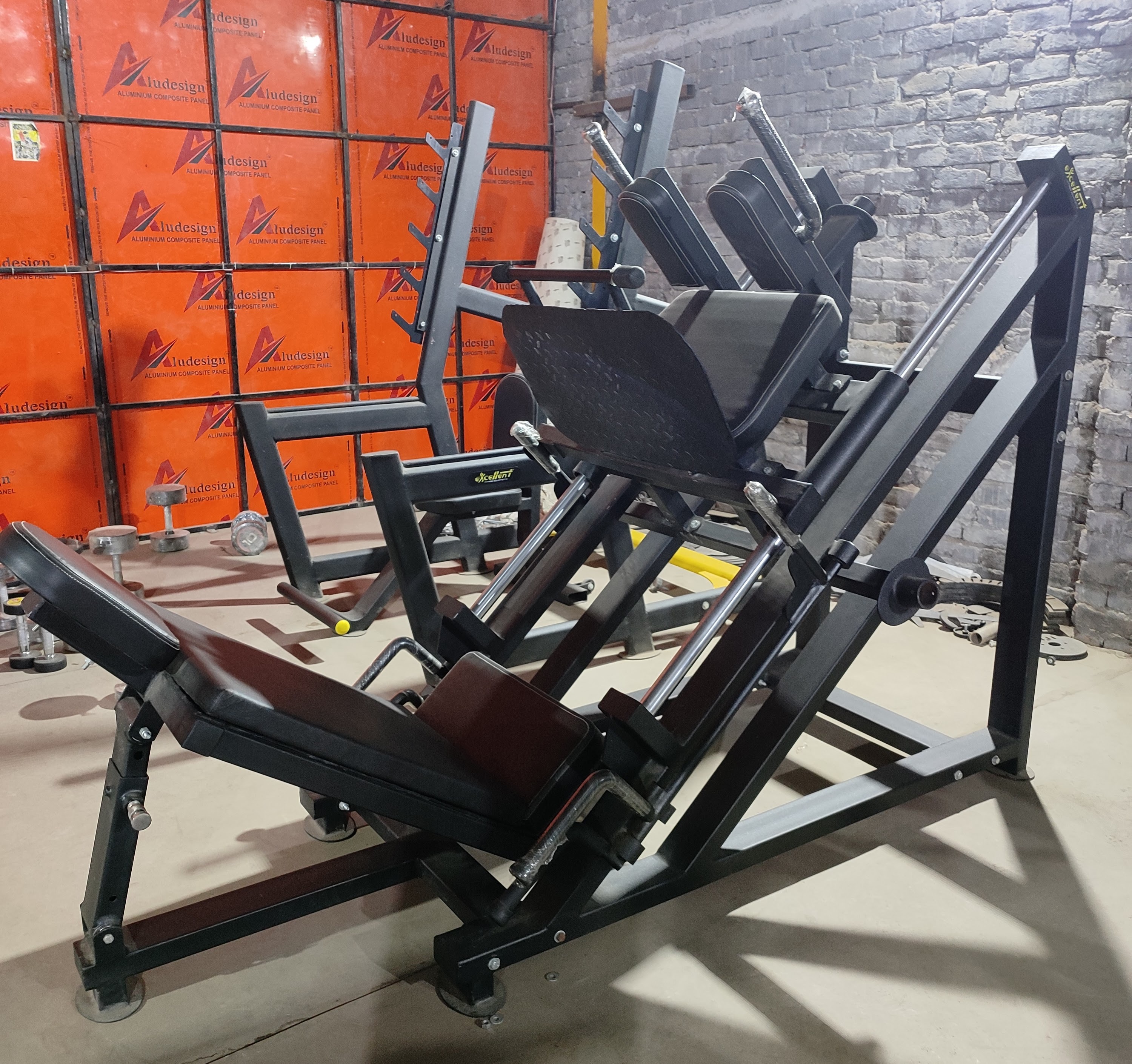 Leg Press With Hack Squat Machine - 4x2 Inch Rectangular 12 Gauge Apollo Isi Pipe, Black Soft Foam Seat | Advanced Double Effect Welding, Adjustable For Muscle Gain, 1-year Warranty