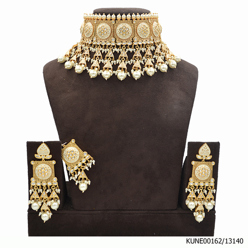 Kundan Necklace Set With Maang Tikka And Meenakri Work