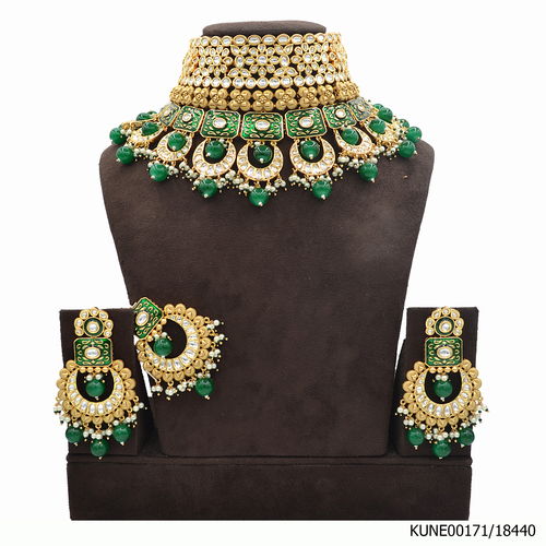 Kundan Necklace Set With Maang Tikka And Meenakari Work