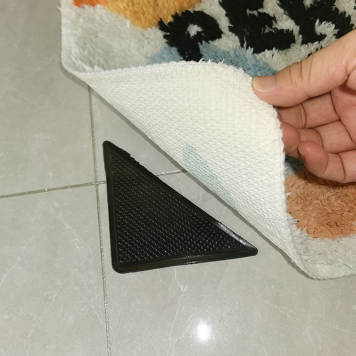 Carpet Anti Slip Mat Reusable Carpet Corner Non Slip Gripper Rug Gripper