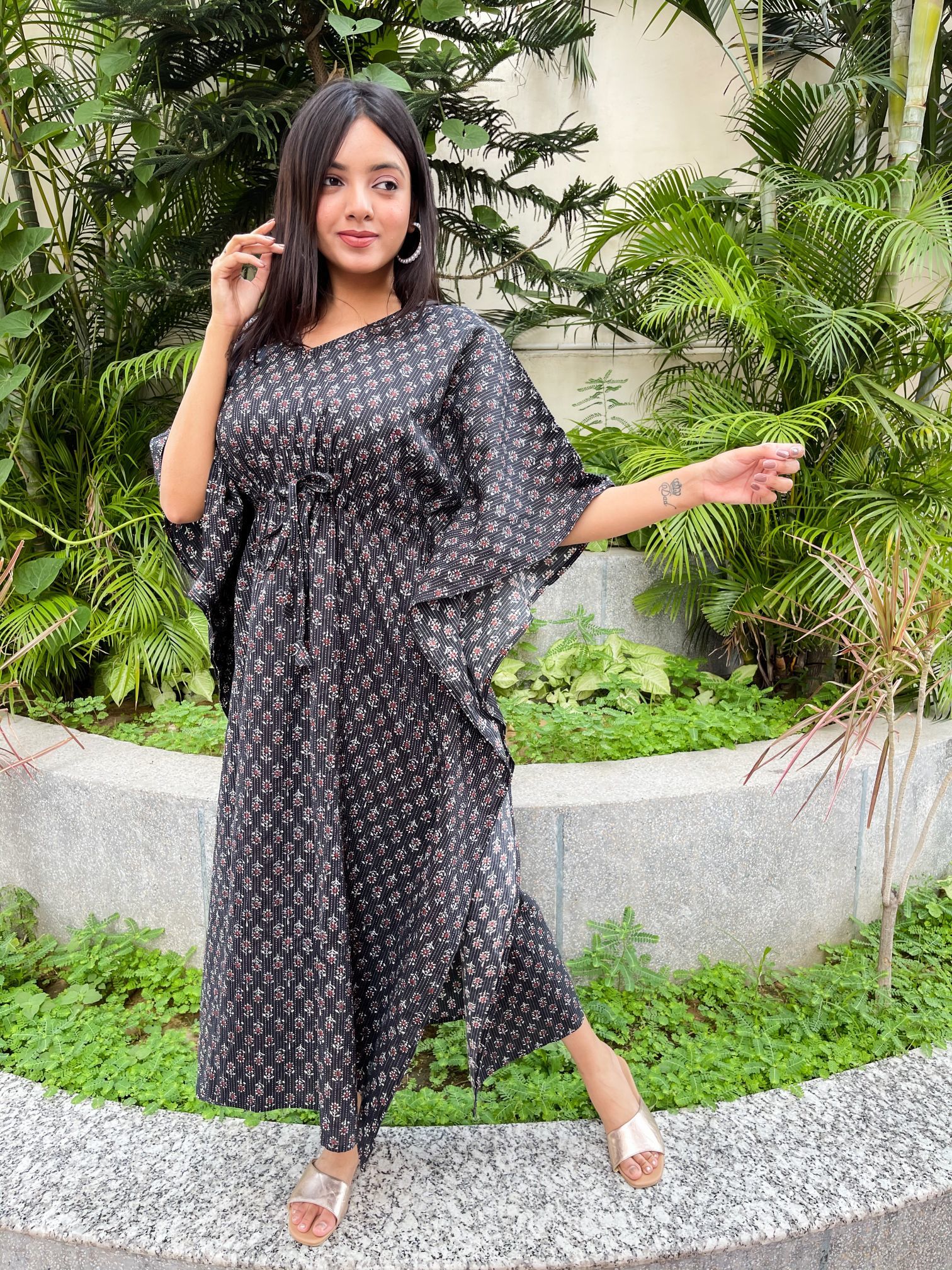 Katha Hand Work Printed Kaftan Length: 52 Inch (In)