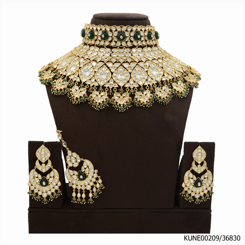Kundan Necklace Set With Maang Tikka And Meenakari Work
